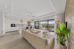 Marea Penthouse - Luxury 3BDR Retreat - Image 2