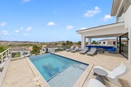 Cliffside-7BR-2 private pools with Gym and Seaview - Image 4