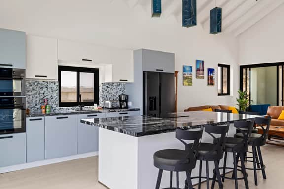 Cliffside Penthouse - Private Pool - Seaview - Bluebay - Image 2