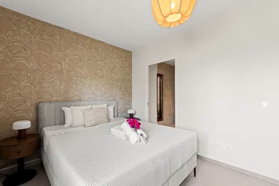 J&M Coral - Modern 2BR & Shared Pool near Mambo - Image 5
