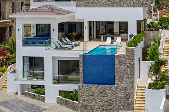 Cliffside Oasis-The Villa Private gym/pool-Seaview - Image 1